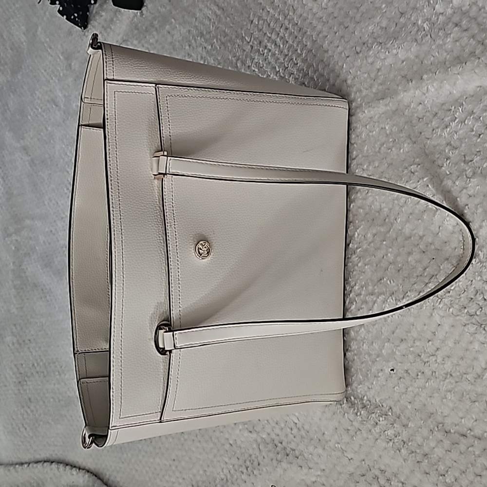Mk purse.